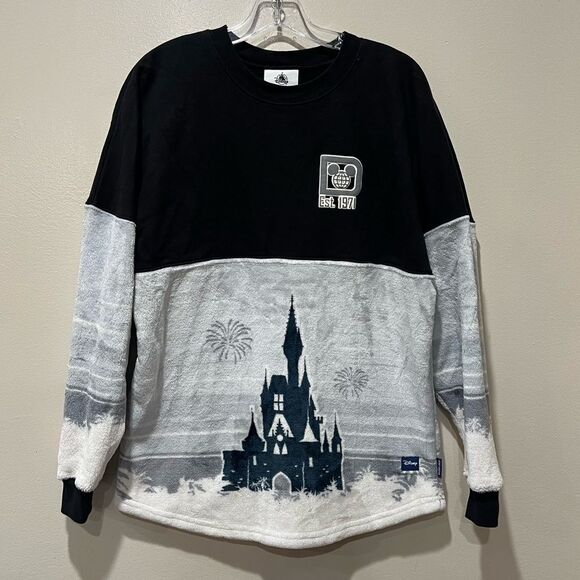 2023 Disney World Castle Spirit Jersey Sherpa Oversized Fleece Black White Sz S - Picture 1 of 9